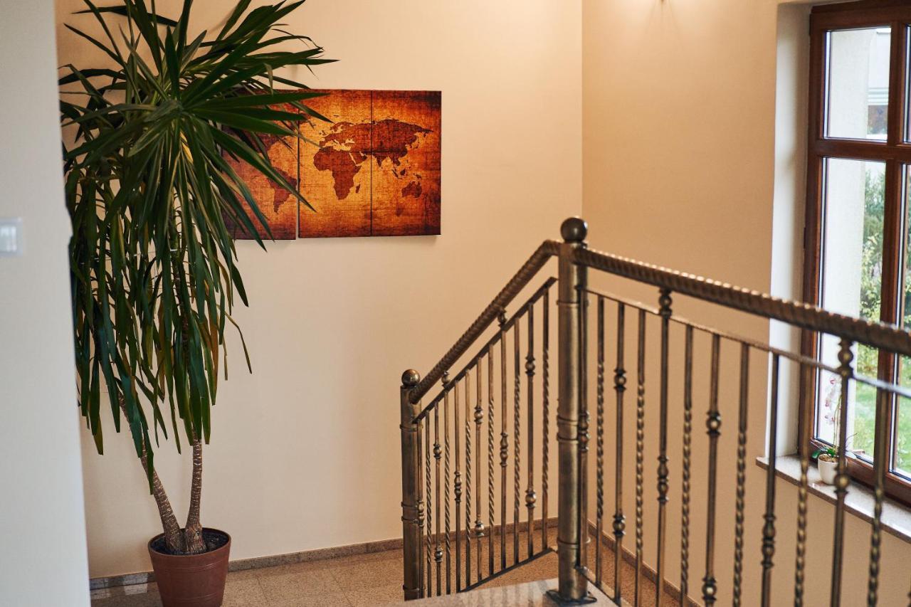 Hotel Lilia Wloszczowa Ngoại thất bức ảnh